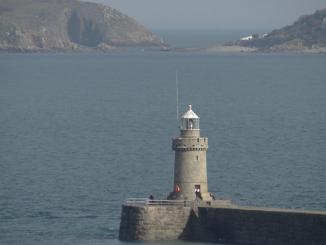 Lighthouse on Castle Breakwater