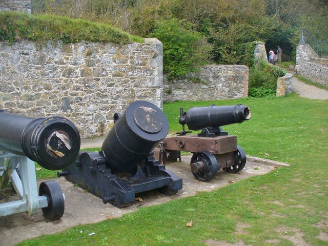 Fort George - Historic Cannons and Mortar