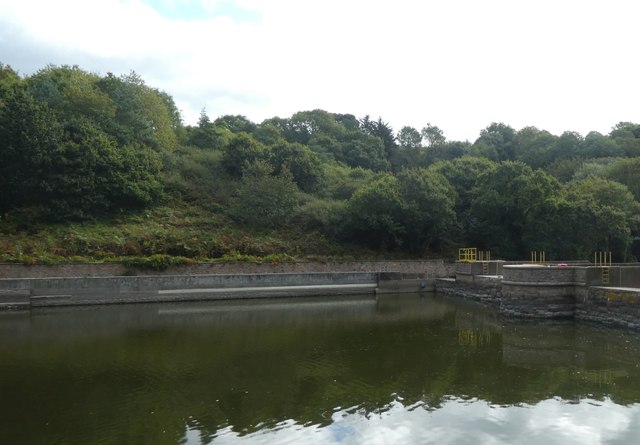 Dam on the lower reservoir